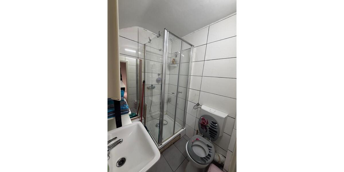 Dachgeschoßwohnung Viersen Hülsdonk - 1 Zimmer, 33 m&sup2;, 800&euro; | Angebot:24625414