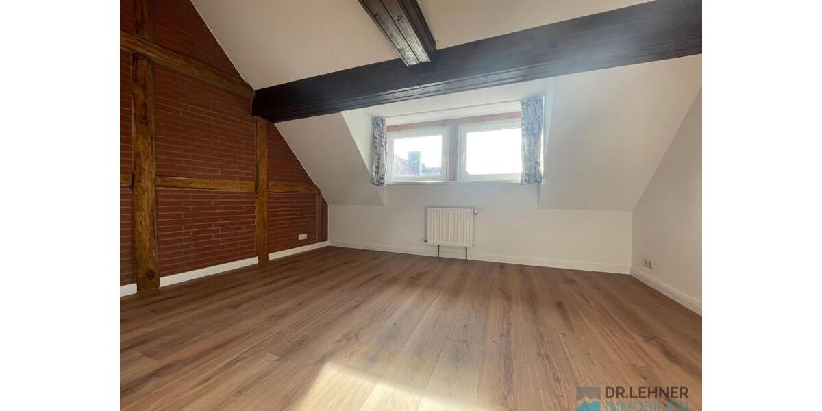 Dachgeschoßwohnung Arneburg - 3 Zimmer, 60 m&sup2;, 540&euro; | Angebot:25903053