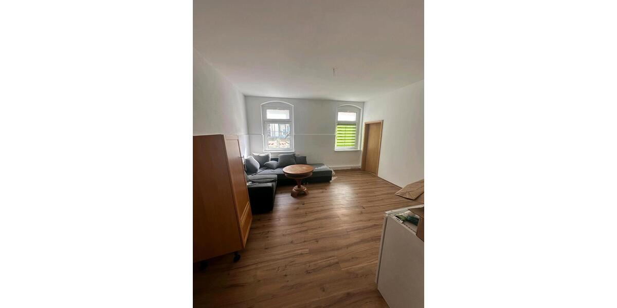 Erdgeschoßwohnung Flöha - 3 Zimmer, 725 m&sup2;, 450&euro; | Angebot:25903580