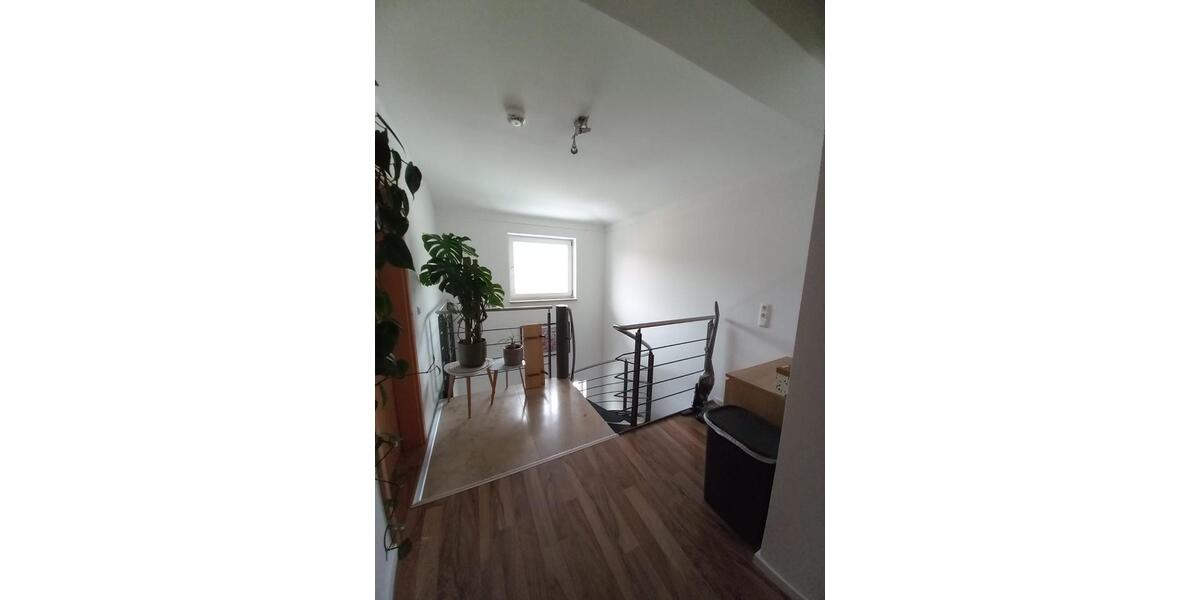 Etagenwohnung Kelheim - 6 Zimmer, 151 m&sup2;, 1.100&euro; | Angebot:25350077