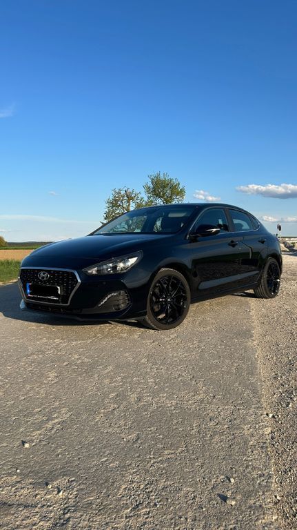 Hyundai i30 74.000 km 13.200 € Heroldsberg 90562