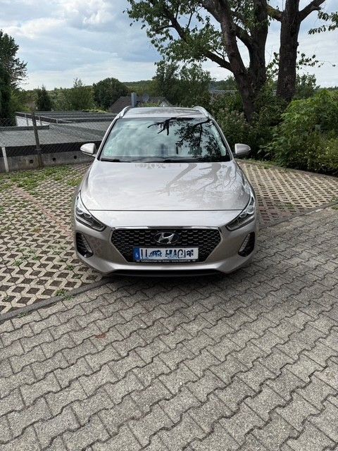 i30