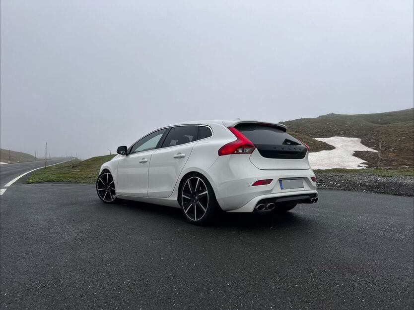 Volvo V40 149.000 km 21.499 € Büttelborn 64572