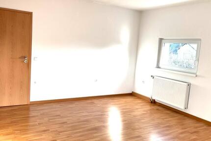 helle 3 Zimmer Wohnung mit Stellplatz, Garten und Keller ❗️ 3 zimmer