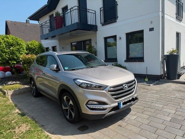 Hyundai TUCSON 98.500 km 15.490 € Minden 32425