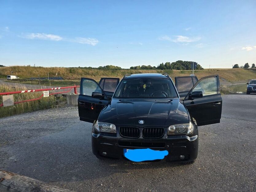 X3