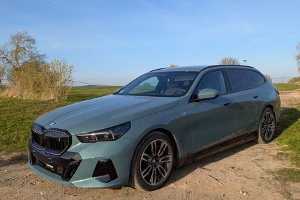 BMW i5 2.300 km 72.900 &euro; Waren 17192