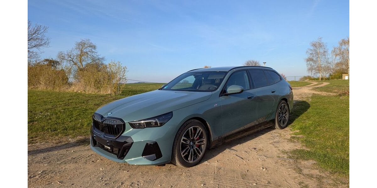 BMW i5 2.300 km 72.900 &euro; Waren 17192