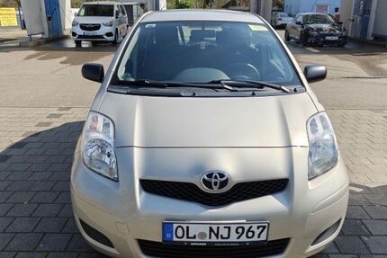 Toyota Yaris 165.000 km 3.500 &euro; Bad Zwischenahn 26160