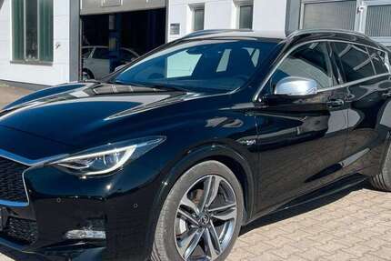 INFINITI Q30 61.470 km 17.900 &euro; Heidenheim 89520