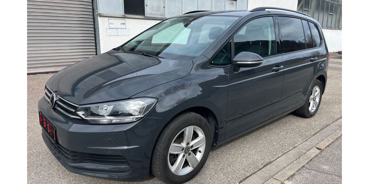 VW Touran 49.500 km 24.990 &euro; Mönsheim 71297