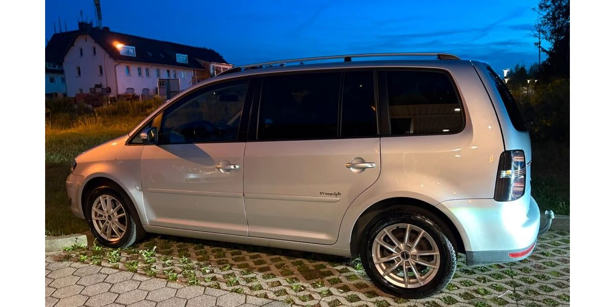 VW Touran 122.630 km 10.250 &euro; Gersthofen 86368