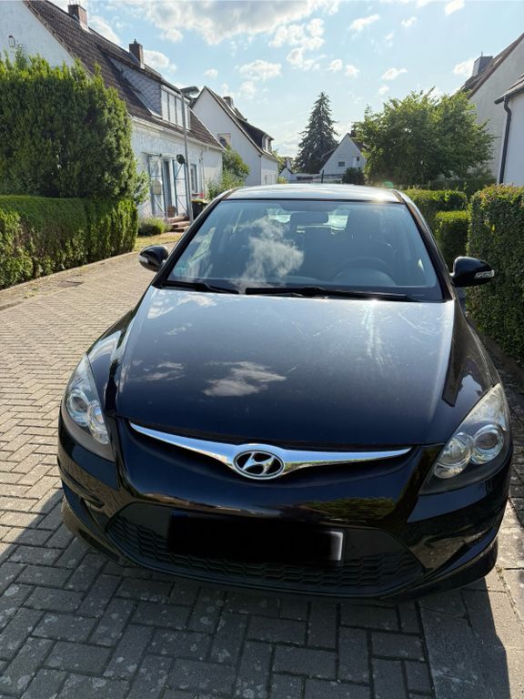 i30