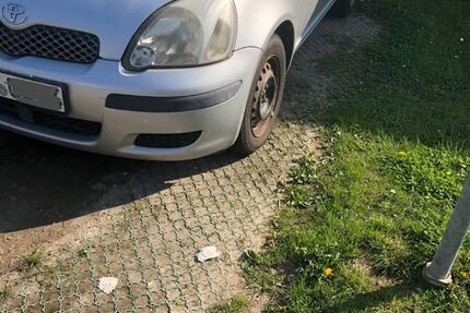 Toyota Yaris 122.000 km 950 &euro; Gundelfingen 89423