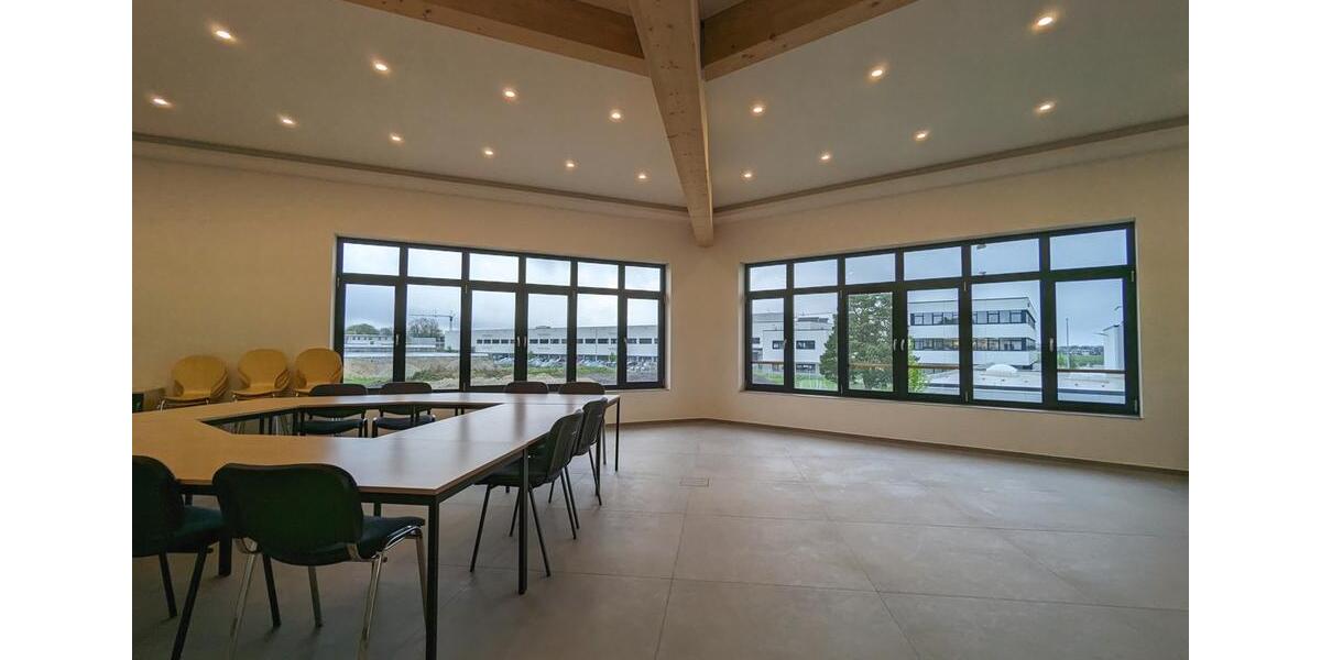 NEUWERTIG & REPRÄSENTATIV, TOP AUSSTATTUNG, DACHTERRASSE & BERGBLICK, KONFERENZSAAL VERFÜGBAR zimmer