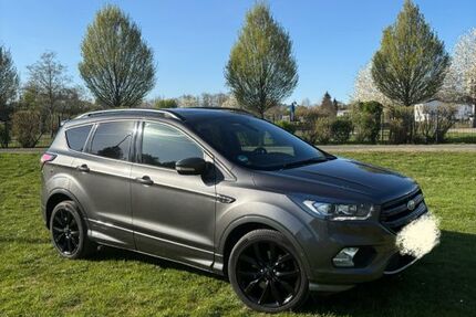 Ford Kuga 97.000 km 15.555 &euro; EBSDORFERGRUND 35085