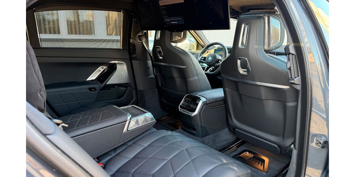 BMW i7 10.260 km 99.950 &euro; Köln 50739