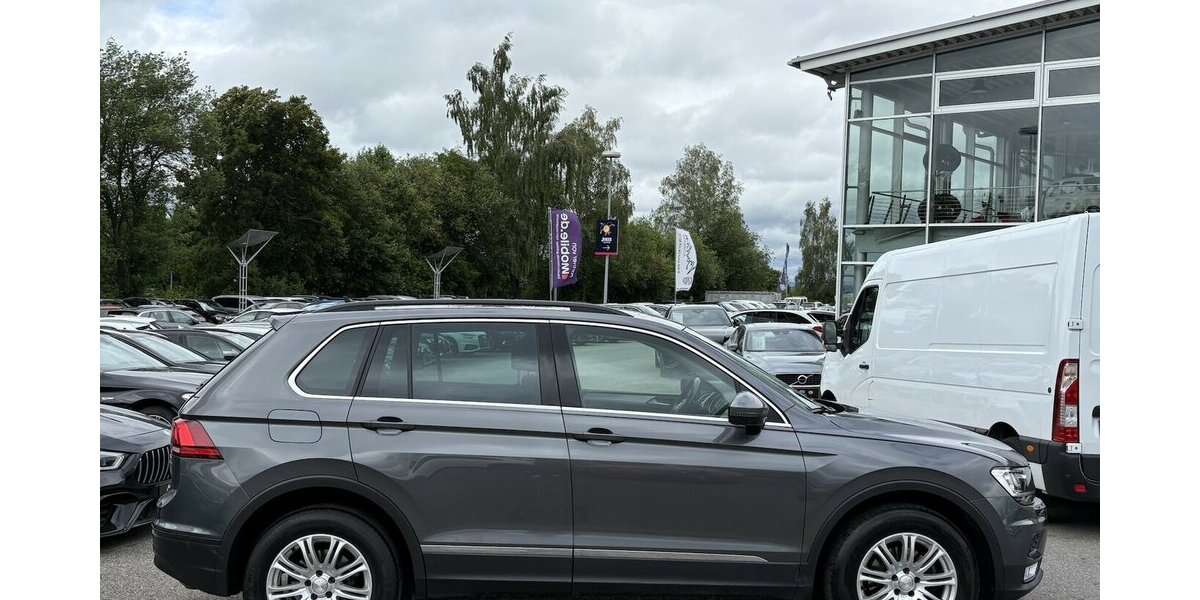 VW Tiguan 2.0 TDI 4Motion NAVI/PDC/SRA/SHZ/1.HAND 93.139 km 16.900 &euro; Villingen-Schwenningen 78054