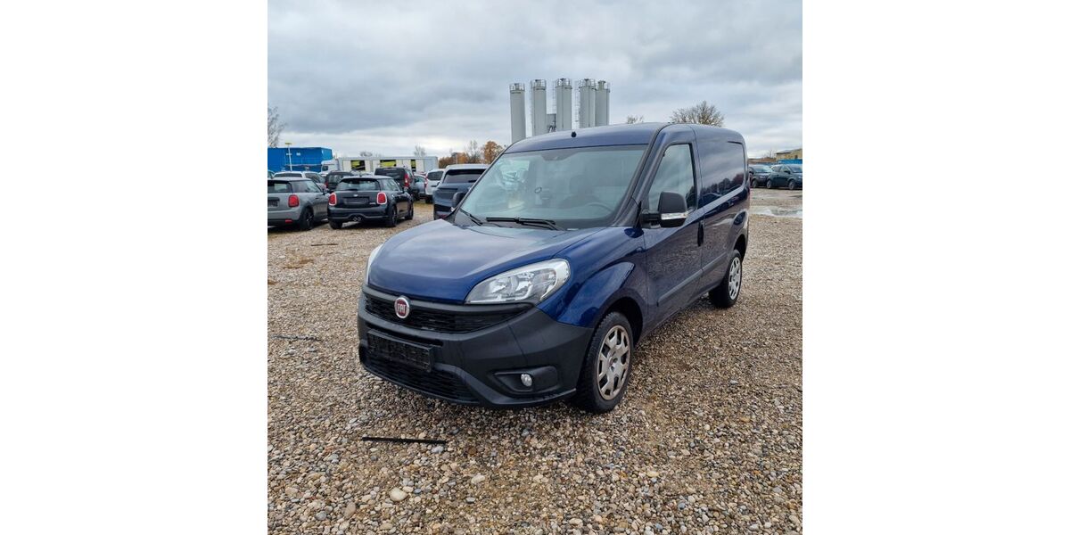 Fiat Doblo 22.961 km 12.990 &euro; München 81827
