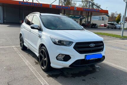 Ford Kuga 138.000 km 15.249 € München 81827