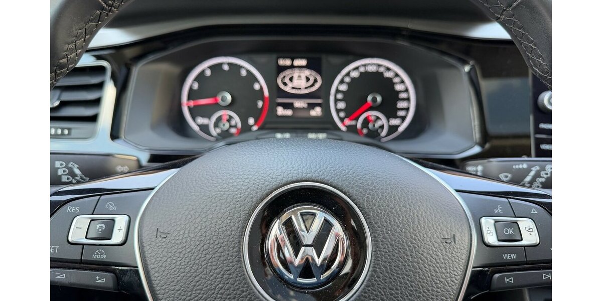 VW Polo 1.0 TSI Comfortline/LED/Panorama/SportSelectF 85.014 km 12.499 &euro; Frankfurt 60386