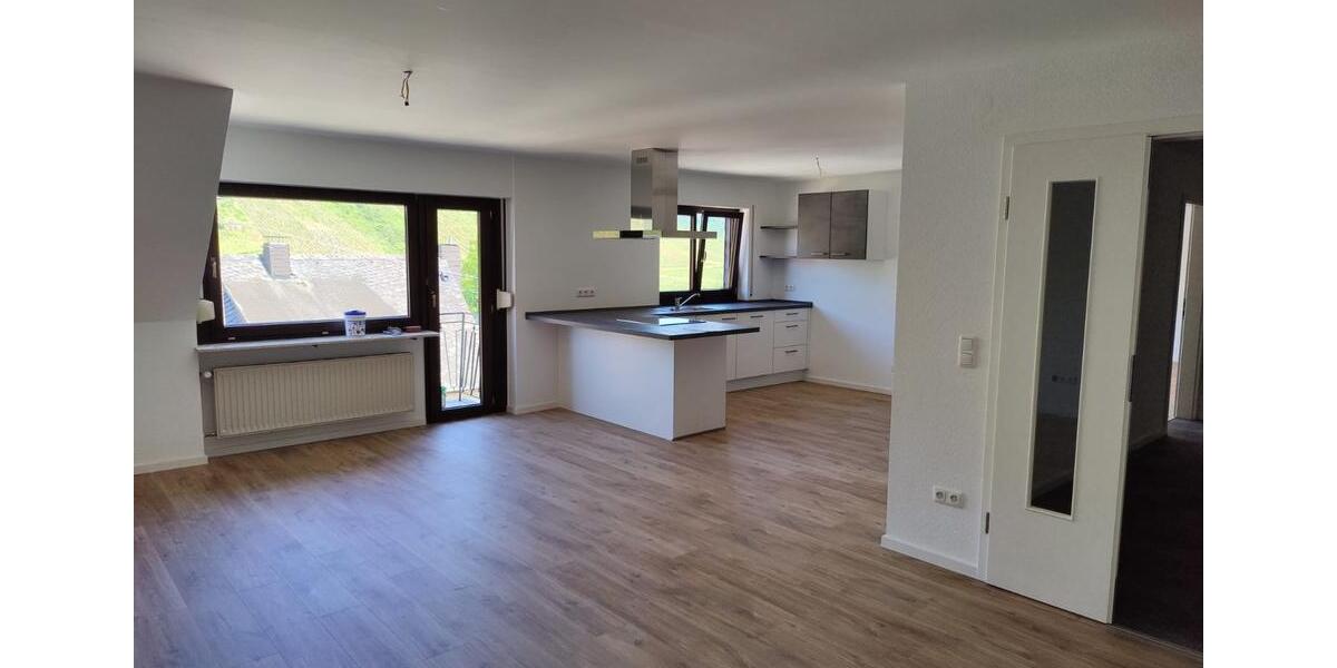 Dachgeschoßwohnung Briedel - 1 Zimmer, 120 m&sup2;, 720&euro; | Angebot:26099019