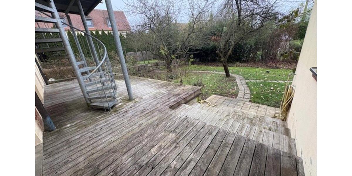 helle und geräumige 2-Zimmer Wohnung ca 140 qm 2 zimmer