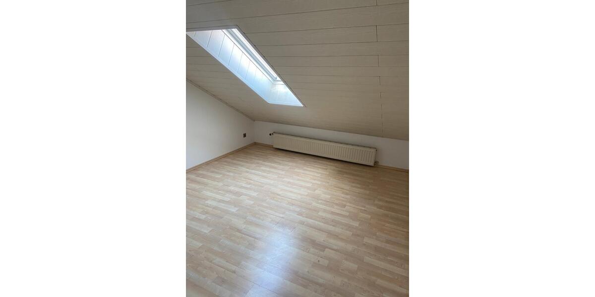 Dachgeschoßwohnung Luhe-Wildenau Wildenau - 2 Zimmer, 109 m&sup2;, 950&euro; | Angebot:25406667