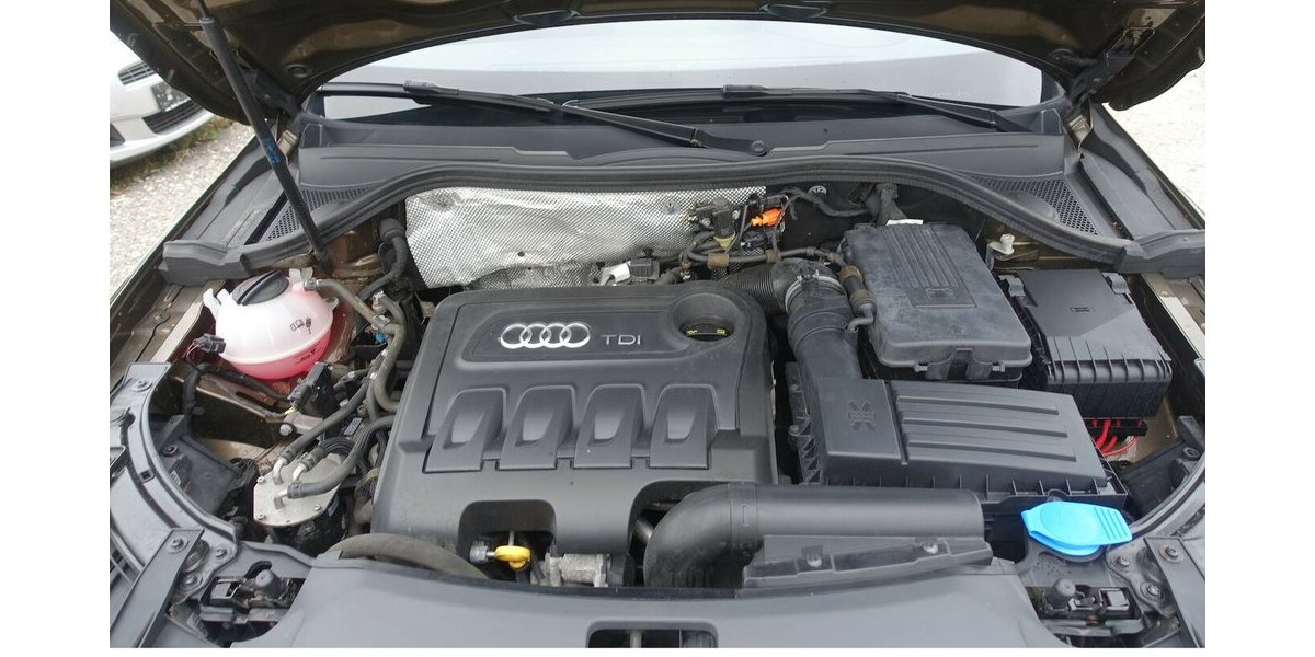 Audi Q3 2.0 TDI quattro Bi-Xenon Navi PDC S-Line 8x Alu 121.000 km 16.950 &euro; Neumarkt/OPf 92318