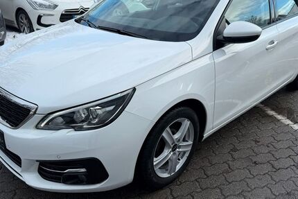 Peugeot 308 49.816 km 13.990 &euro; München 81827