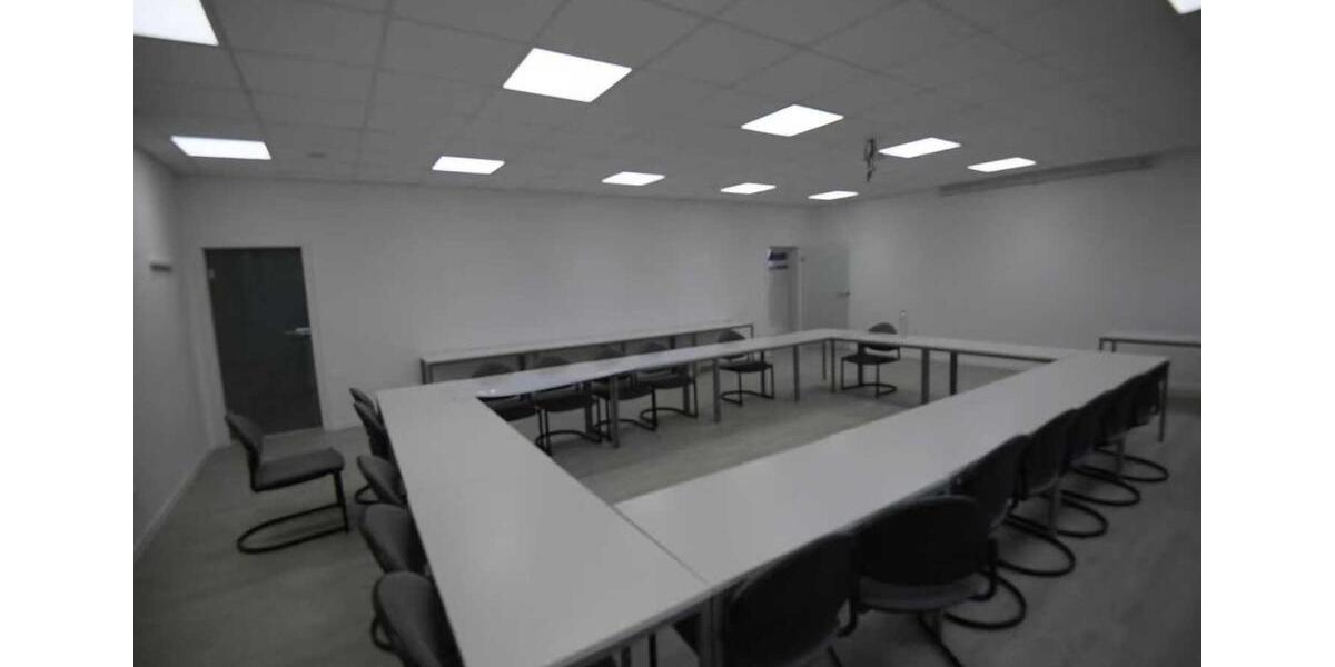 Flexible Büro, Parkplätzen & Top-Lage in Laatzen zimmer