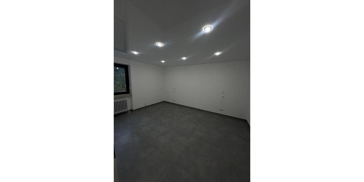 Renovierte Eigentumswohnung mit Balkon & Aufzug 3 zimmer