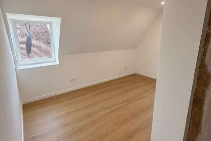 Haus Heroldsberg - 15 Zimmer, 250 m&sup2;, 1.100.000&euro; | Angebot:27125467