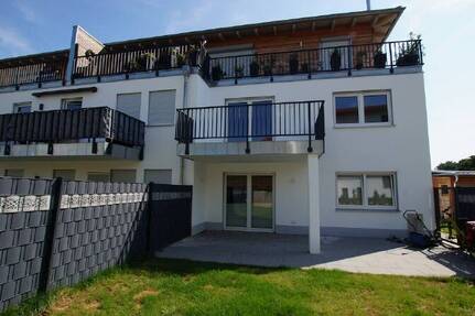 Moderne 4 Zimmer-Wohnung mit Garten und Terrasse