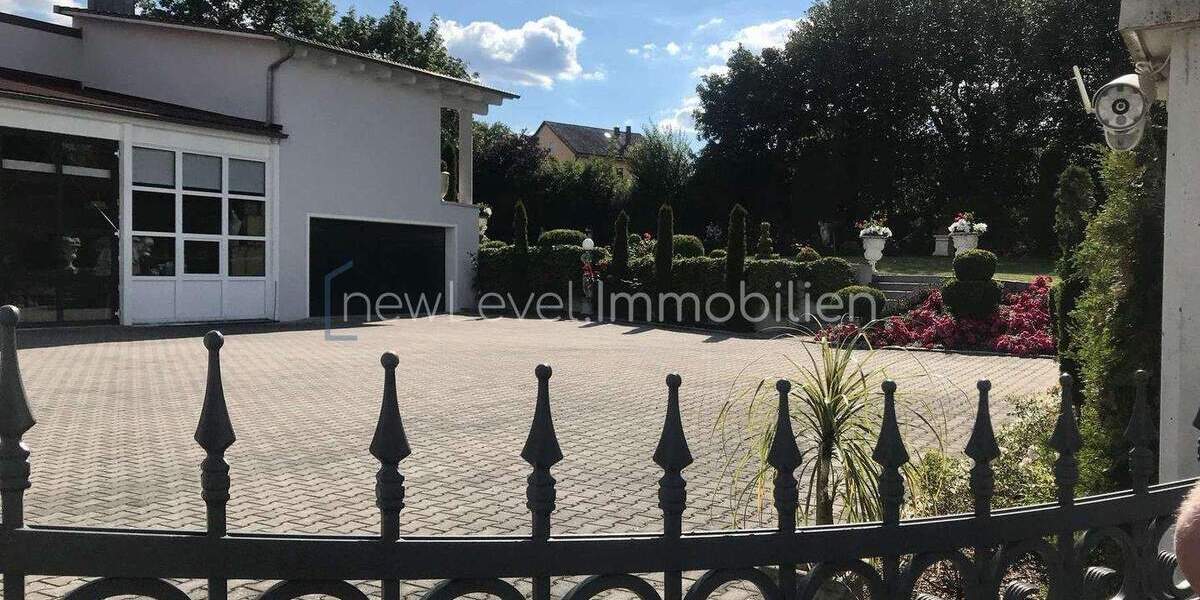 Mehrfamilienhaus, Wohnhaus Maxhütte-Haidhof Maxhütte - 9 Zimmer, 230 m&sup2;, 1.129.000&euro; | Angebot:25734294