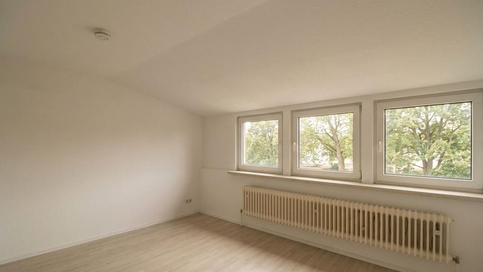 Dachgeschoßwohnung Neuwied - 6 Zimmer, 150 m&sup2;, 1.500&euro; | Angebot:26020728