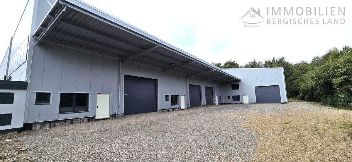 NEUBAU - GUT AUSGESTATTE LAGER-PRODUKTIONSHALLE zimmer