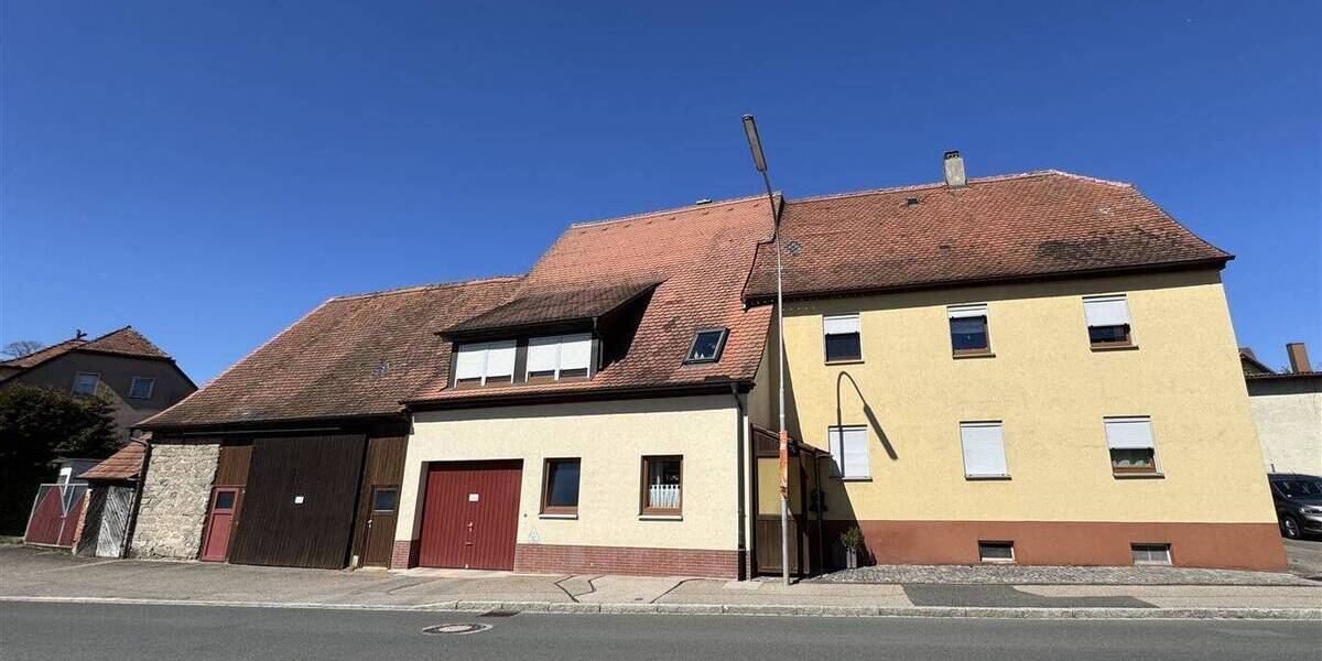 Mehrfamilienhaus, Wohnhaus Leutershausen - 8 Zimmer, 205 m&sup2;, 429.000&euro; | Angebot:26417545