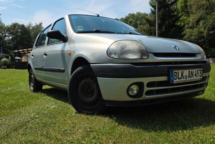 Renault Clio 148.000 km 899 &euro; Granschütz 06679
