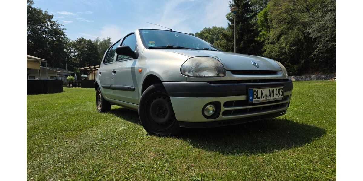 Renault Clio 148.000 km 899 &euro; Granschütz 06679