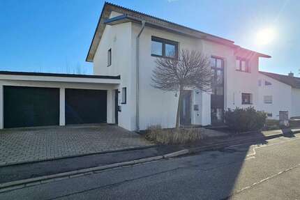Haus zum Kaufen in Ehingen 749.000 € 209 m² 7.5 zimmer