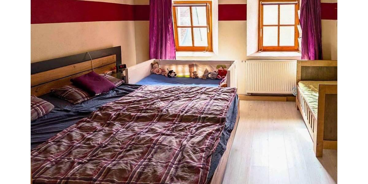 Einfamilienhaus Pfreimd - 5 Zimmer, 90 m&sup2;, 220.000&euro; | Angebot:26686372