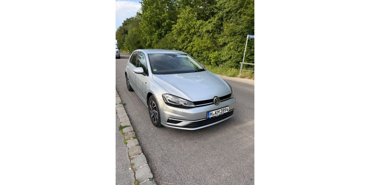 VW Golf 88.828 km 17.900 &euro; München 81379