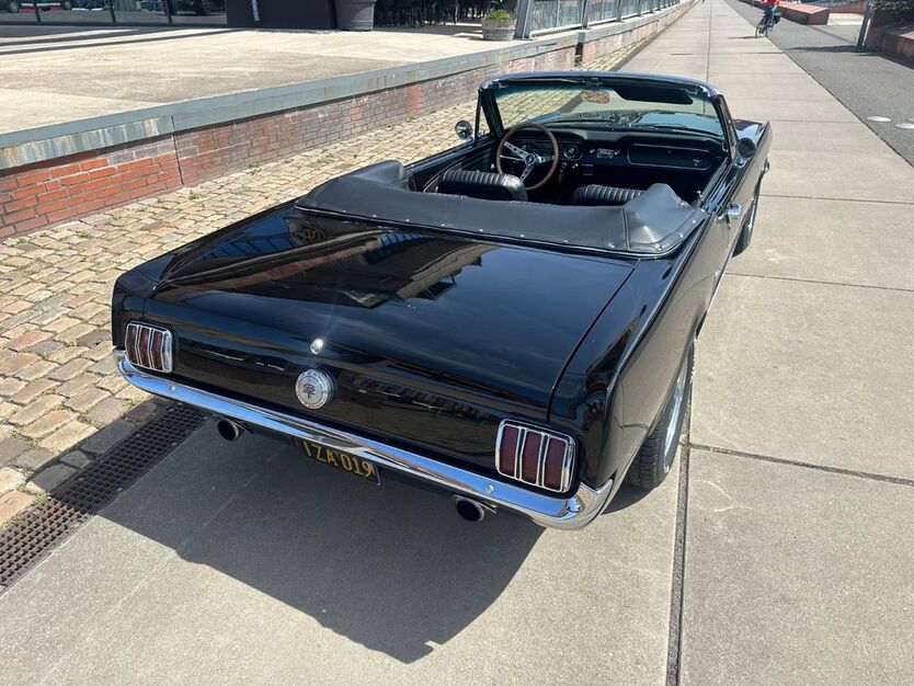 Ford Mustang 64.222 km 51.750 € Bremen Überseestadt 28217