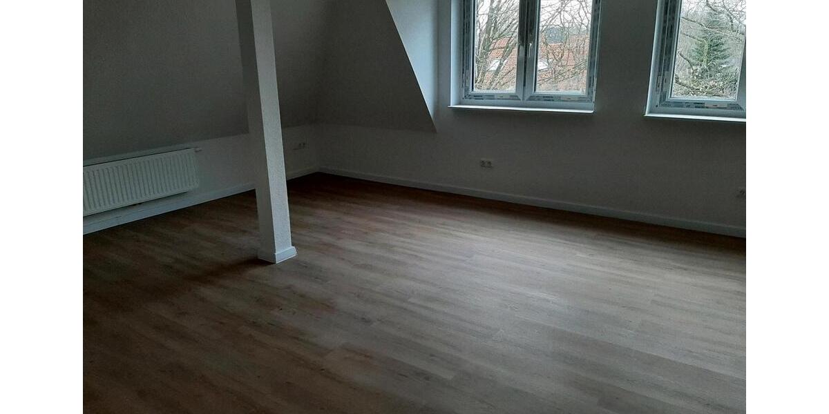 Dachgeschoßwohnung Wilhelmshaven Heppens - 2 Zimmer, 81 m&sup2;, 710&euro; | Angebot:26040405