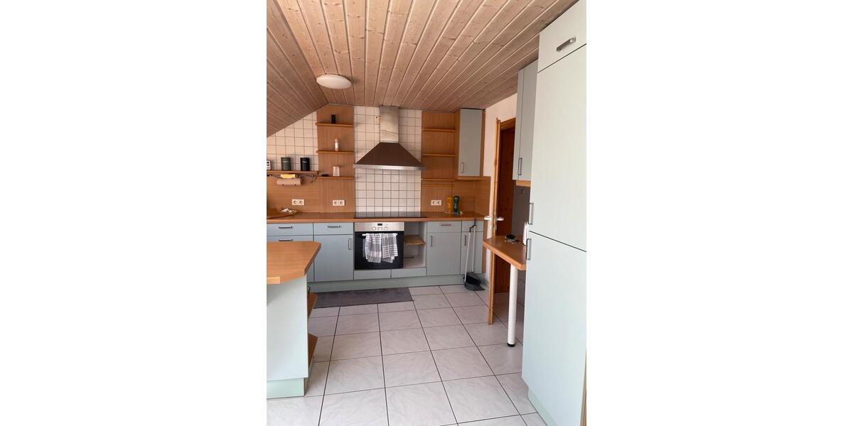 Dachgeschoßwohnung Villingen-Schwenningen Schwenningen - 3 Zimmer, 95 m&sup2;, 1.150&euro; | Angebot:26288219