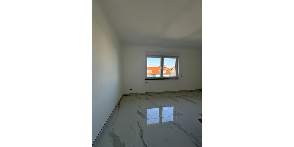 Obergeschosswohnung in Schwalbach zu Vermieten 5 zimmer