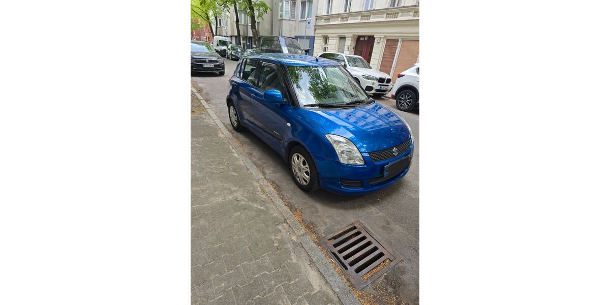 Suzuki Swift 221.141 km 1.400 &euro; Berlin 12053