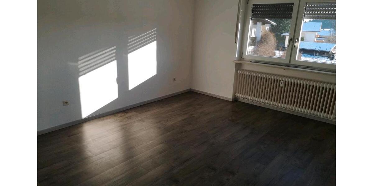 Etagenwohnung Langdorf - 3.5 Zimmer, 120 m&sup2;, 850&euro; | Angebot:25362747
