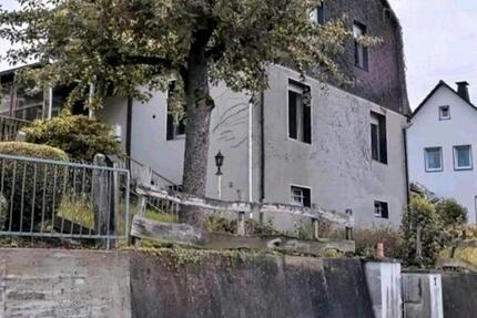 Familienhaus mit viel Potenzial zu verkaufen 10 zimmer